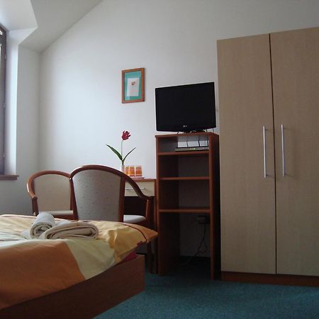 Hotel U Kapra Lázně Bělohrad Eksteriør bilde