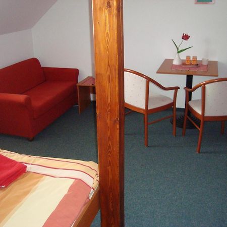 Hotel U Kapra Lázně Bělohrad Eksteriør bilde