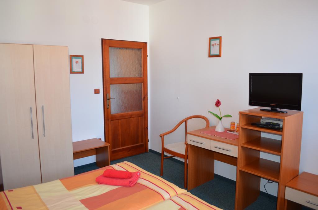 Hotel U Kapra Lázně Bělohrad Eksteriør bilde